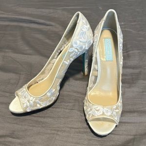 Lace White Peep-toe Heels